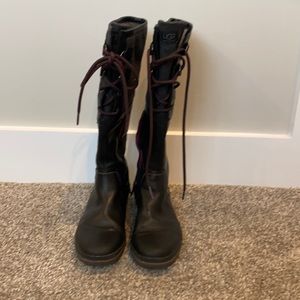 Ugg waterproof leather & wool boots Women’s size 7